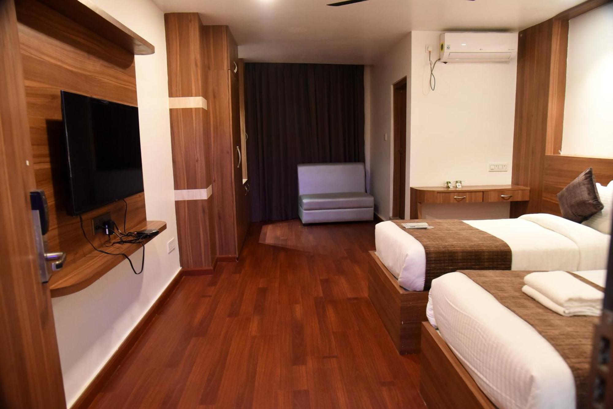 Hotel Obsidian Blue Itānagar Kültér fotó