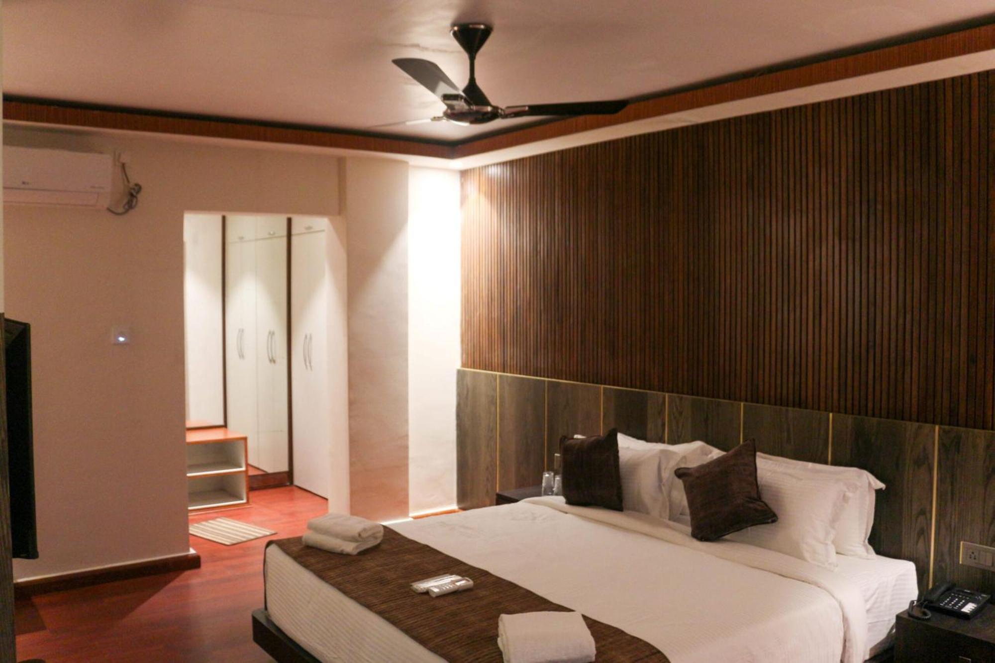 Hotel Obsidian Blue Itānagar Kültér fotó